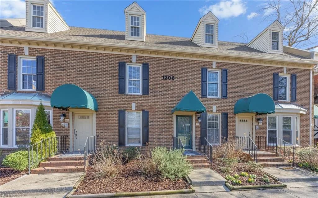 1206 Stockley GDNS #405, NORFOLK VA 23517 - Main photo