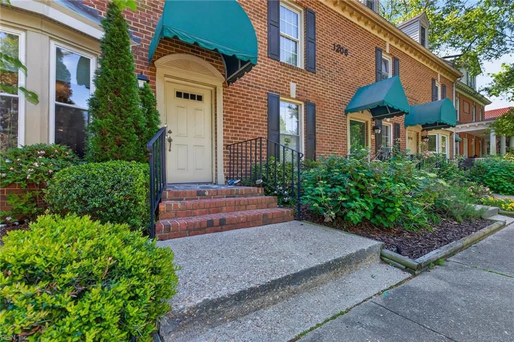 1206 Stockley GDNS #405, NORFOLK VA 23517