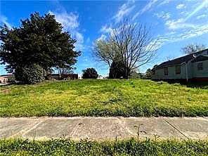 336 Sycamore AVE, NEWPORT NEWS VA 23607 - Main photo