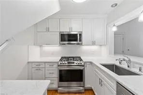 407 Warren CRES #1, NORFOLK VA 23507 - Photo 2