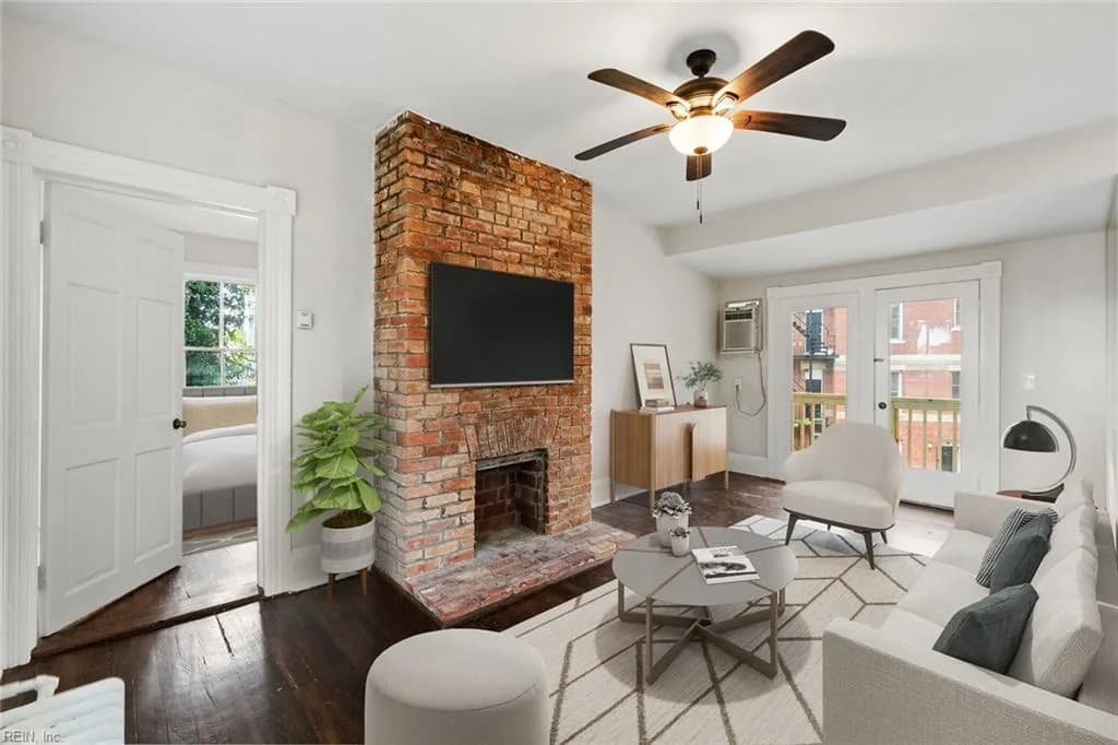407 Warren CRES #4, NORFOLK VA 23507 - Photo 2