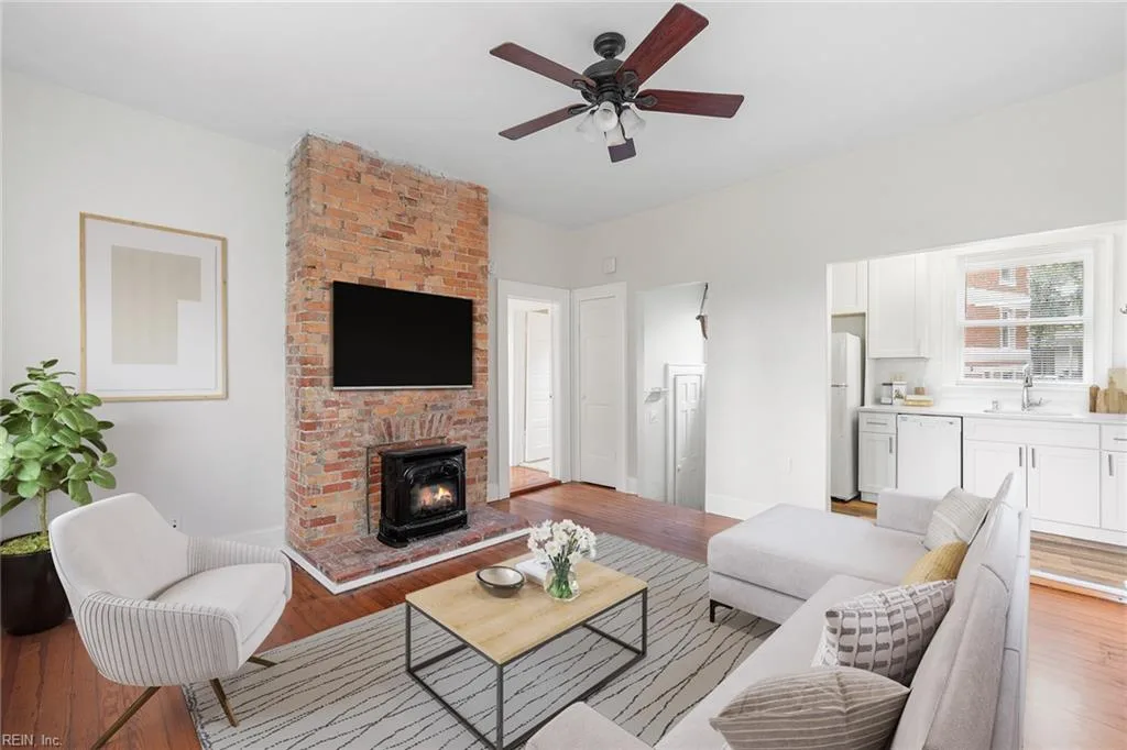 407 Warren CRES #2, Norfolk — 1 bed Residential, 647 sqft