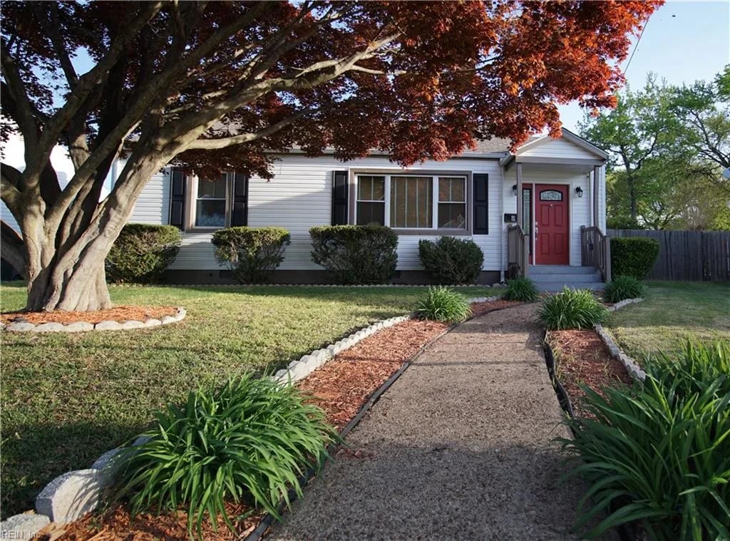 9 Lucas DR, Hampton — 2 bed Residential, 950 sqft