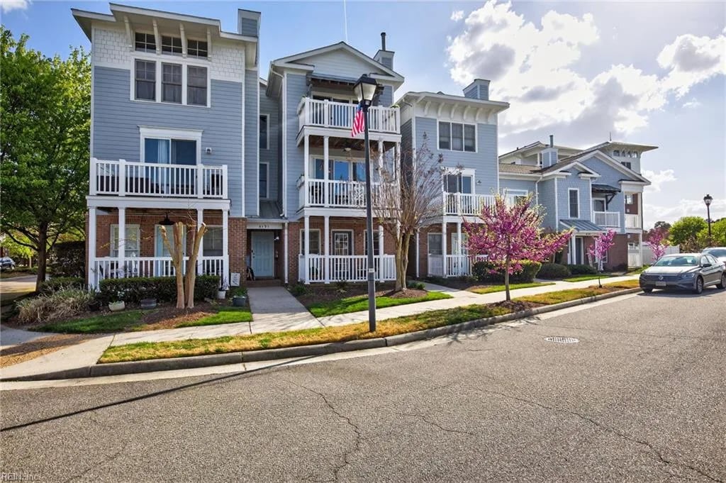 4181 Pretty Walk LN, Norfolk — 3 bed Residential, 2,426 sqft
