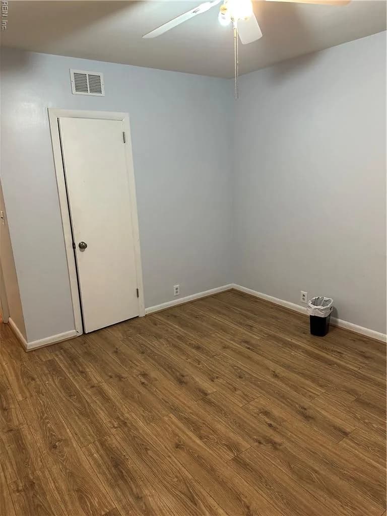 89 Snug Harbor DR, HAMPTON VA 23661 - Photo 4