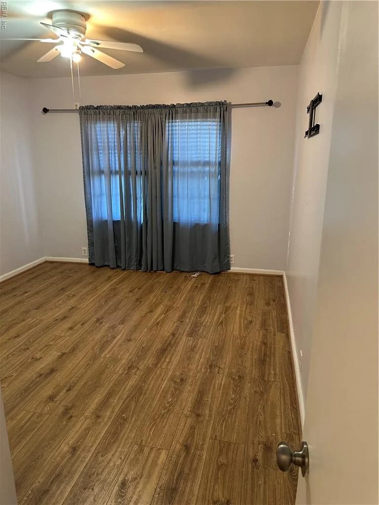 89 Snug Harbor DR, HAMPTON VA 23661 - Photo 5