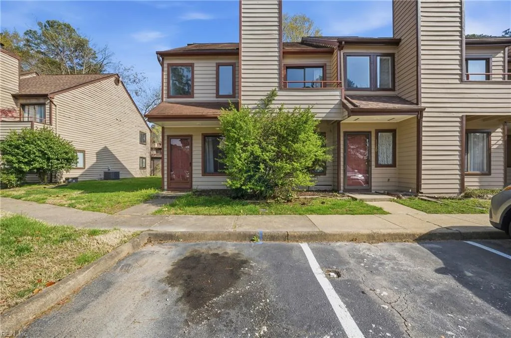 1122 N Green DR, Newport News — 3 bed Residential, 1,525 sqft