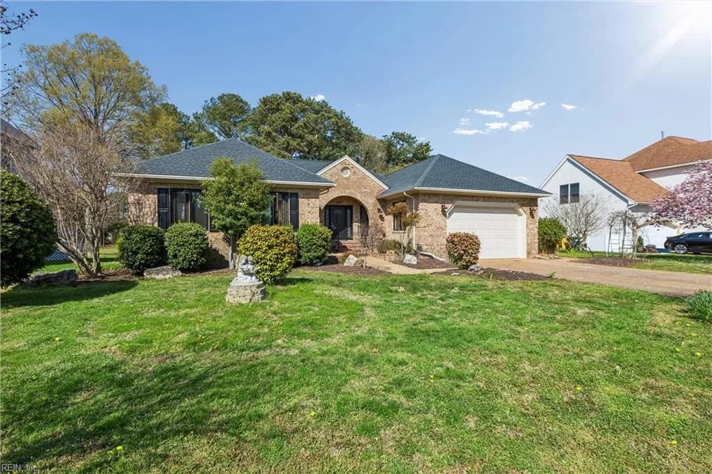 221 Woodburn DR, HAMPTON VA 23664 - Photo 3