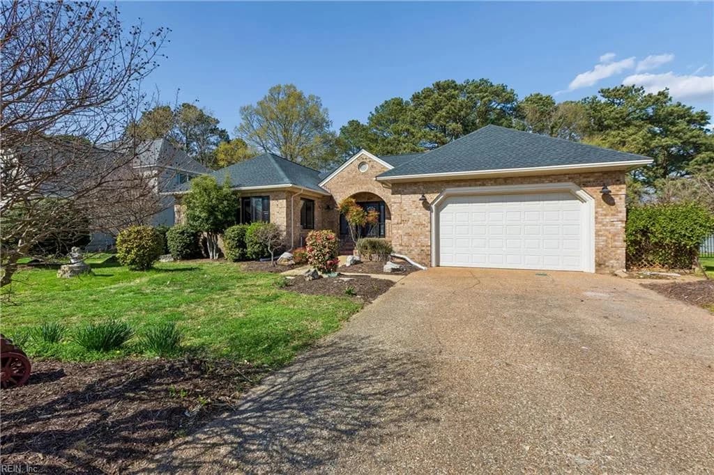 221 Woodburn DR, HAMPTON VA 23664 - Photo 4