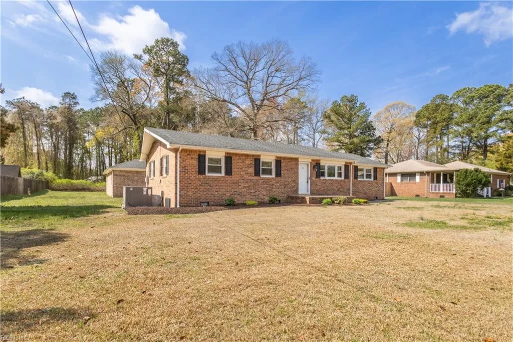 205 Frank DR, CHESAPEAKE VA 23322 - Photo 4