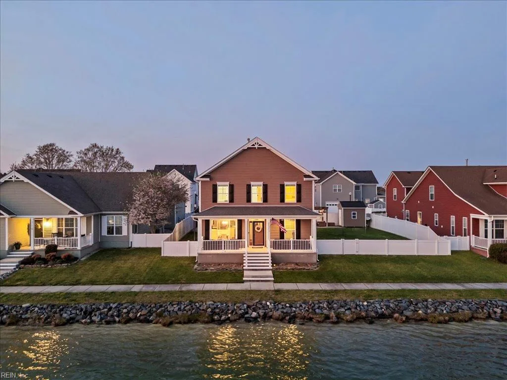 2137 Nottoway LN, Virginia Beach — 5 bed Residential, 2,533 sqft