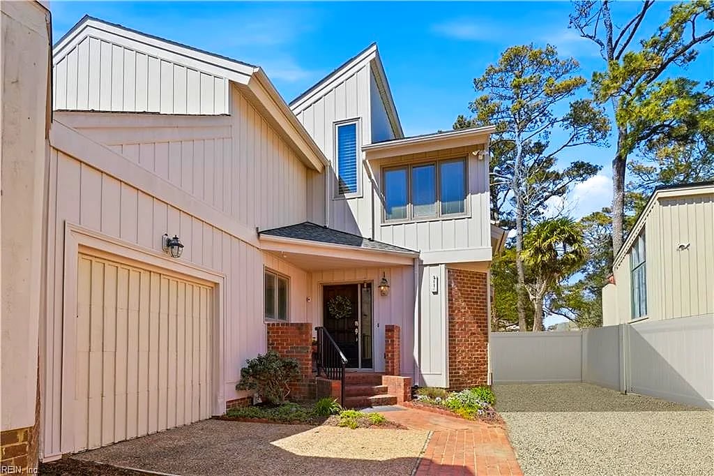211 86th ST #F, Virginia Beach — 3 bed Residential, 2,323 sqft