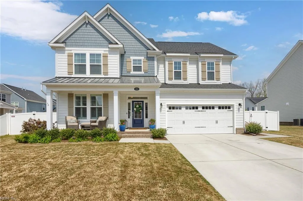 213 Werdna LN, Chesapeake — 4 bed Residential, 2,808 sqft