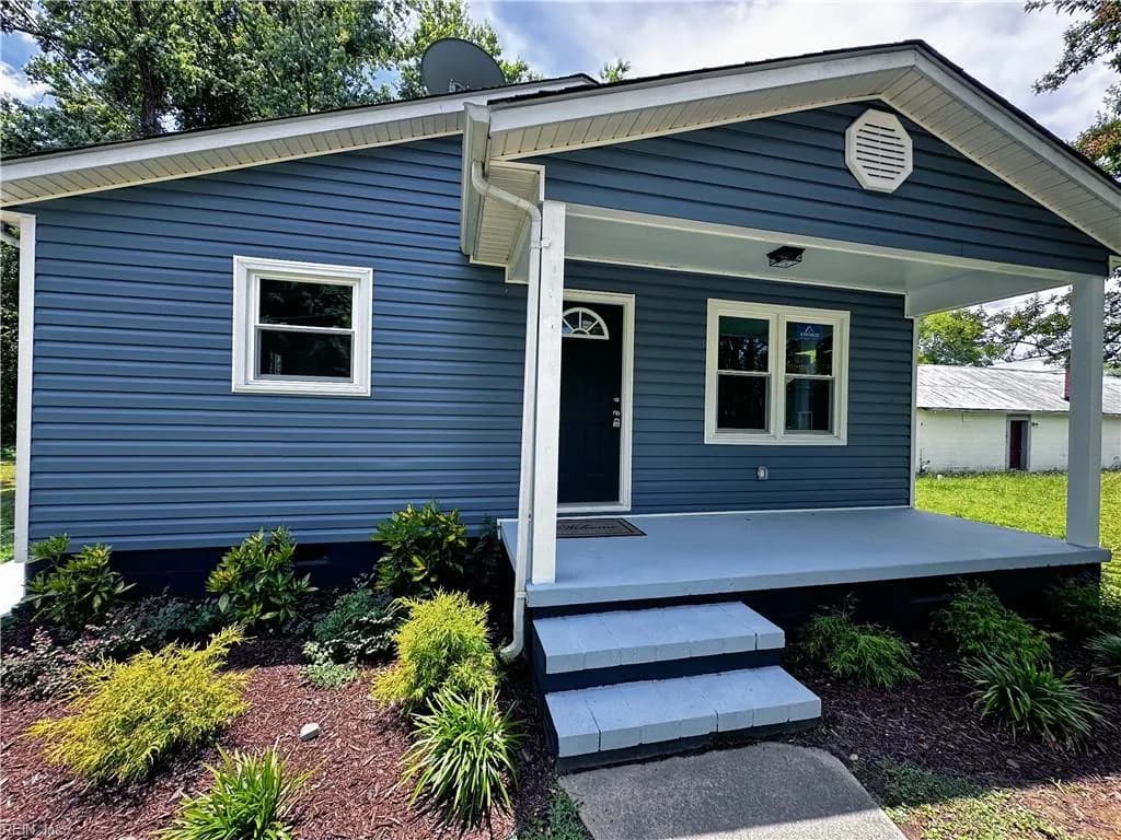 212 TURNER ST, EMPORIA VA 23847 - Photo 2
