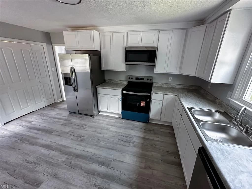 212 TURNER ST, EMPORIA VA 23847 - Photo 4