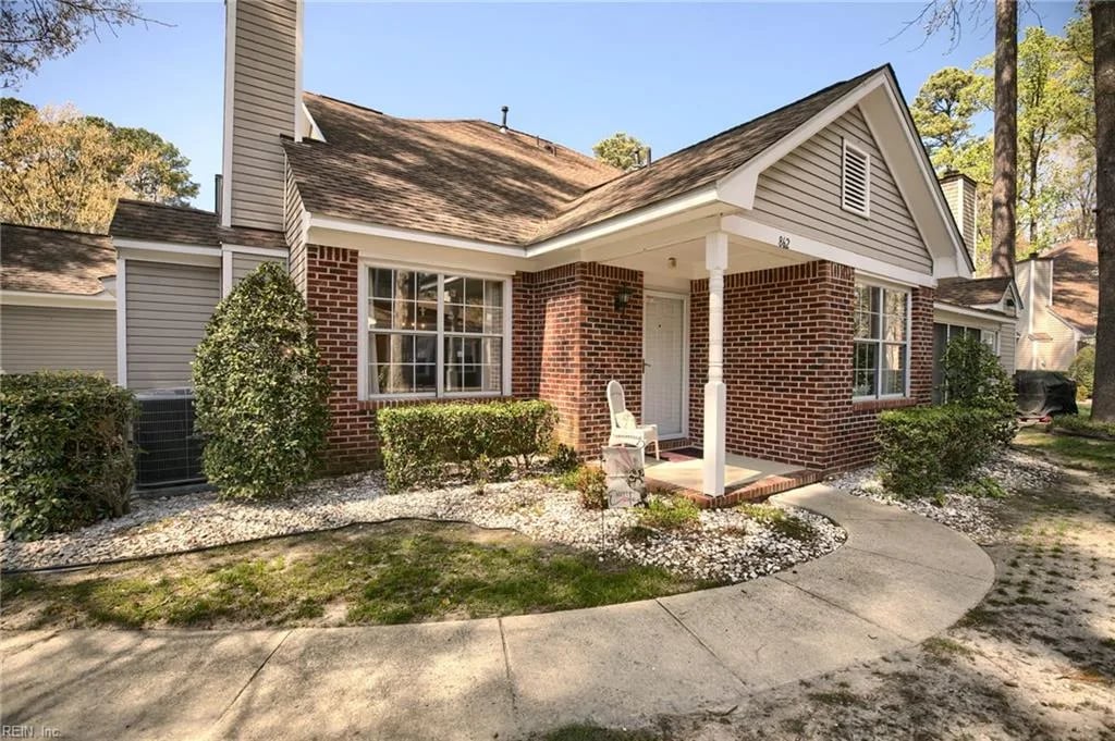 862 Gleneagles DR, Newport News — 2 bed Residential, 1,400 sqft