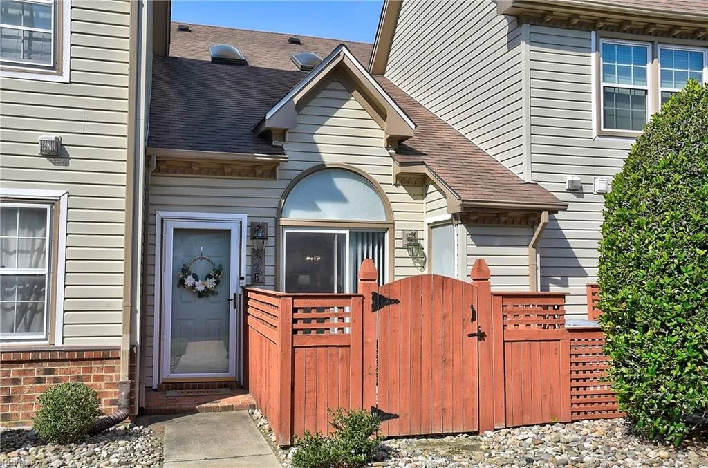 3826 Occoquan River RCH #E, Portsmouth — 1 bed Residential, 1,024 sqft