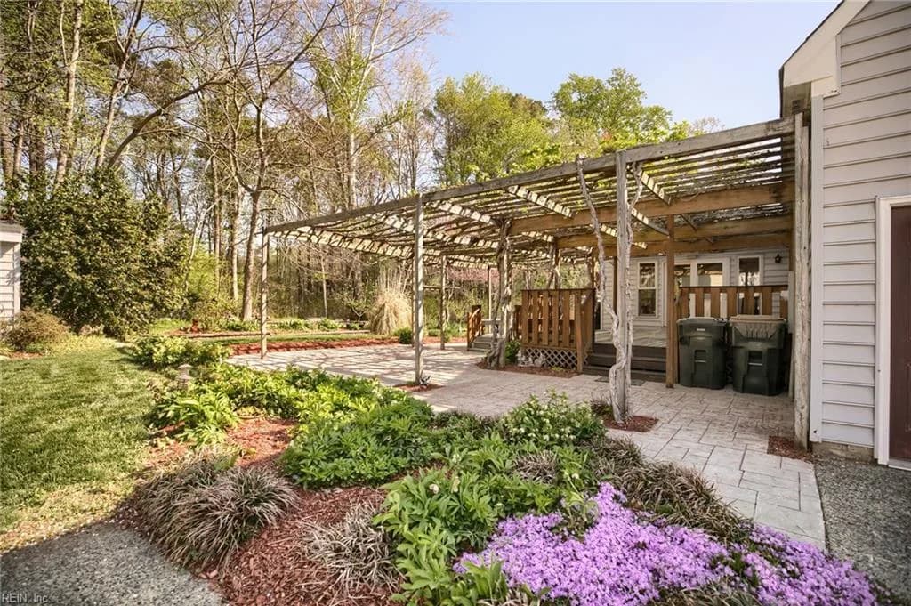 111 Manassas LOOP, YORKTOWN VA 23693 - Photo 5