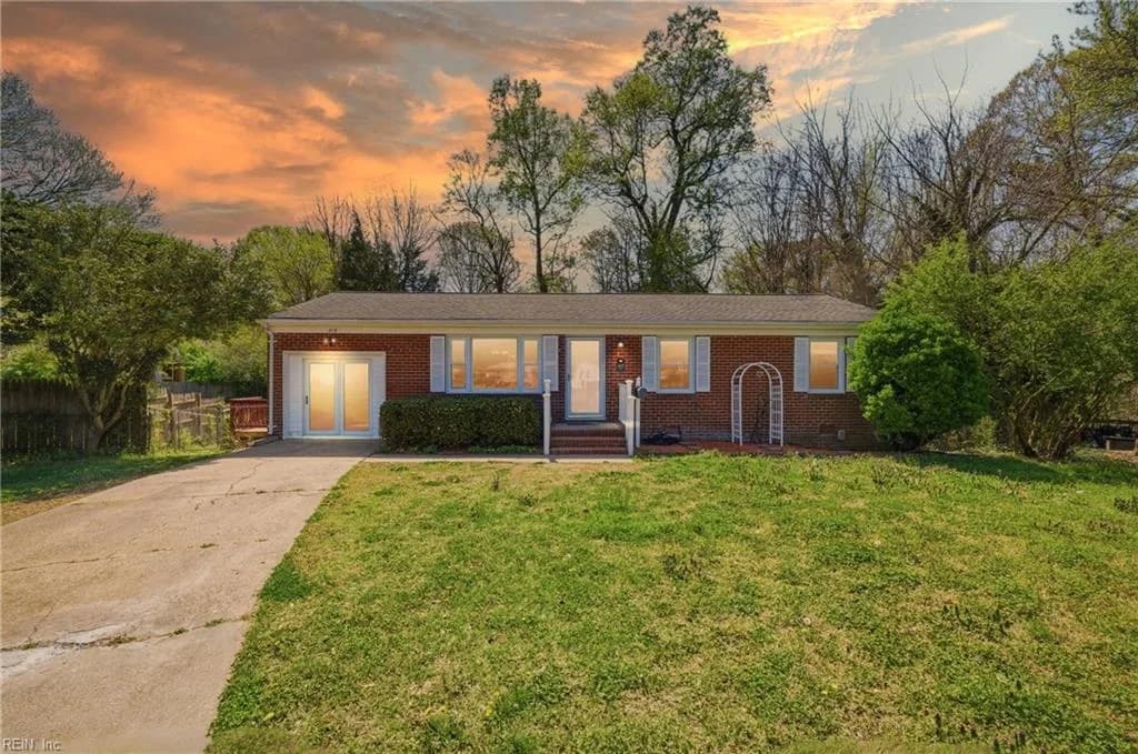 219 Goode DR, NEWPORTNEWS VA 23602 - Main photo