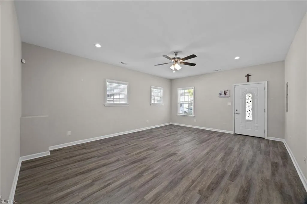 1230 Commerce AVE, CHESAPEAKE VA 23324 - Photo 4
