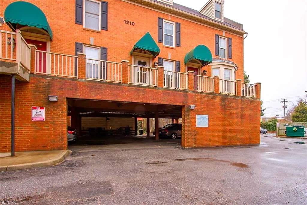 1210 Stockley GDNS #606, NORFOLK VA 23517 - Main photo