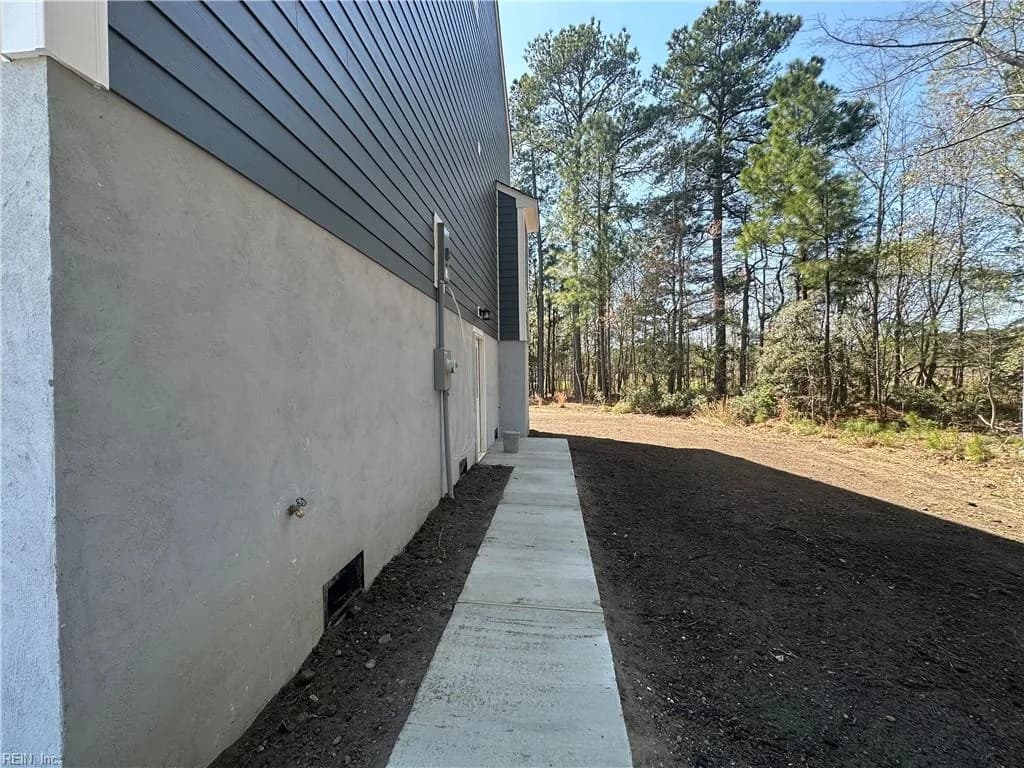 207 Hall RD, HAMPTON VA 23664 - Photo 4