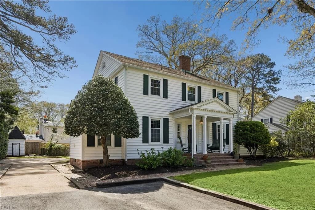 223 Shoe LN, NEWPORTNEWS VA 23606 - Photo 2