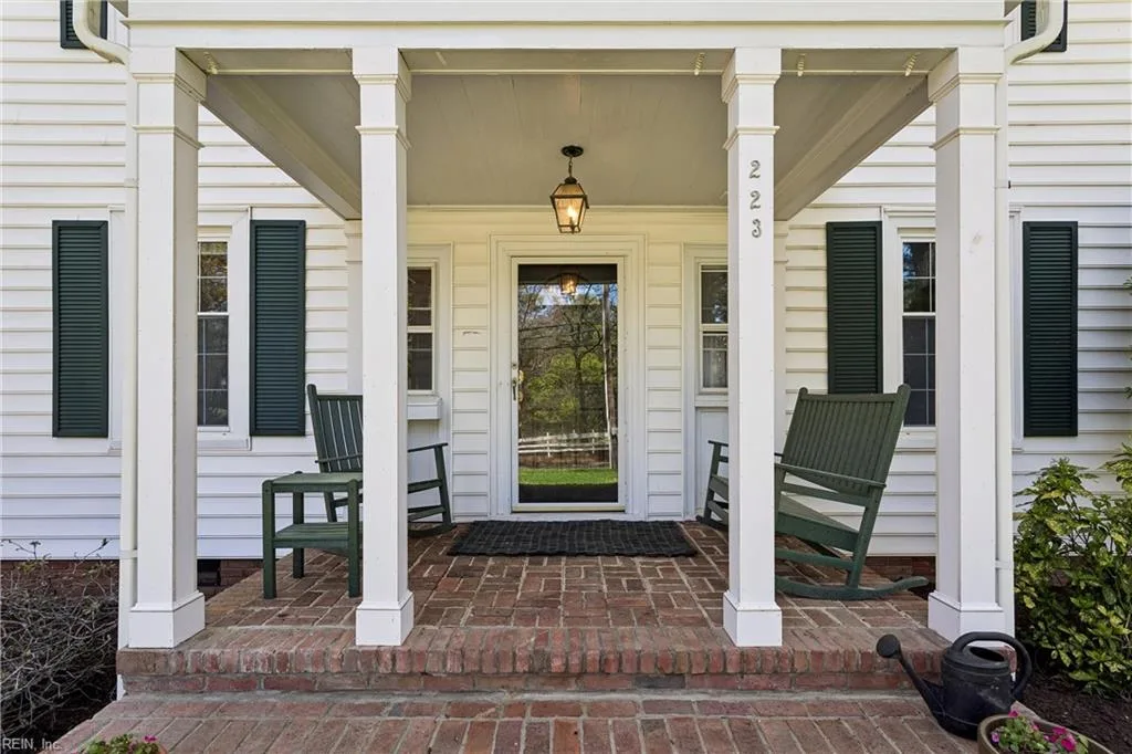 223 Shoe LN, NEWPORTNEWS VA 23606 - Photo 4