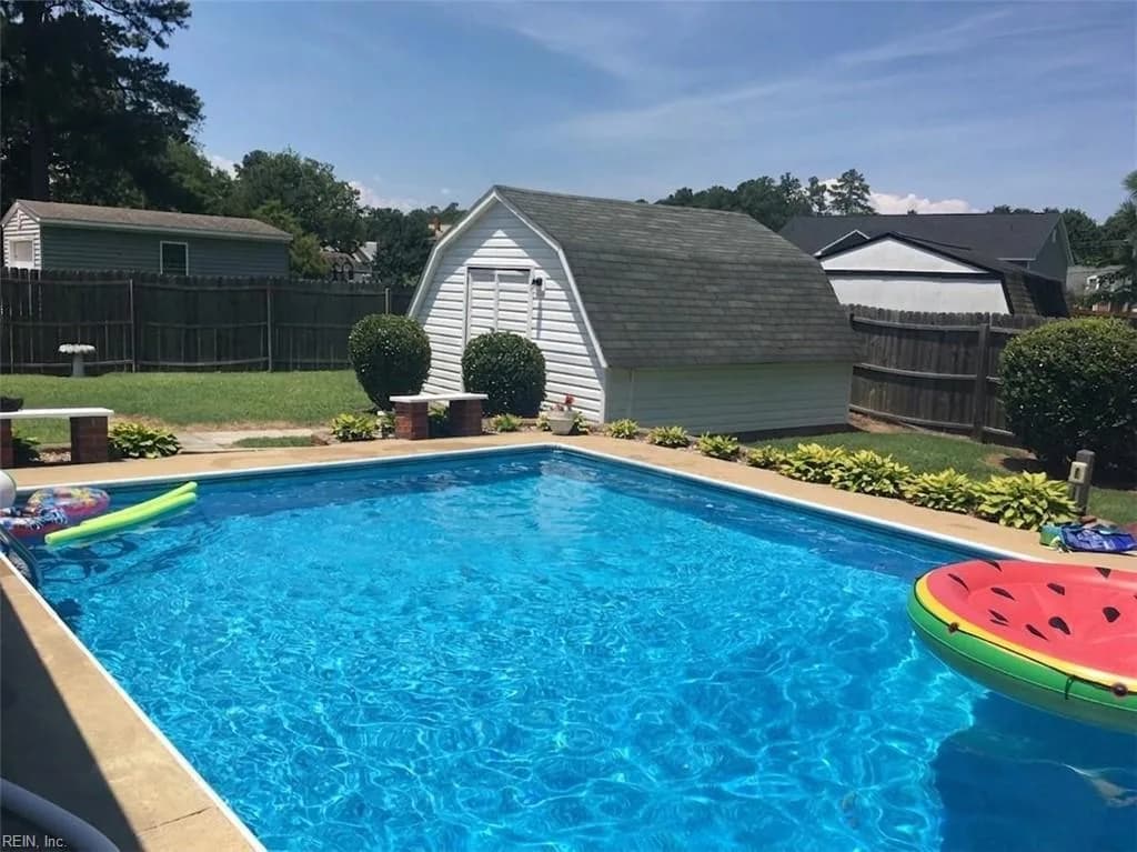 18 Magnolia LN, POQUOSON VA 23662 - Photo 3