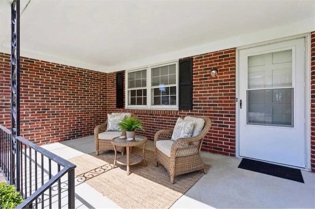 18 Magnolia LN, POQUOSON VA 23662 - Photo 4