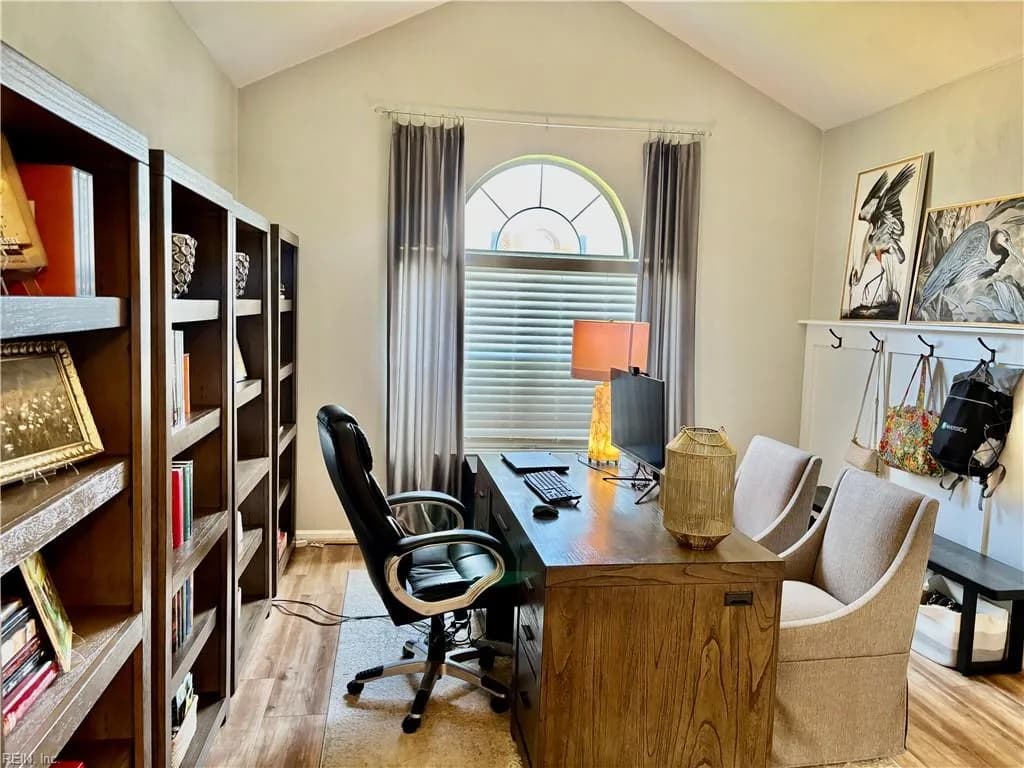 810 Holbrook DR, NEWPORTNEWS VA 23602 - Photo 5
