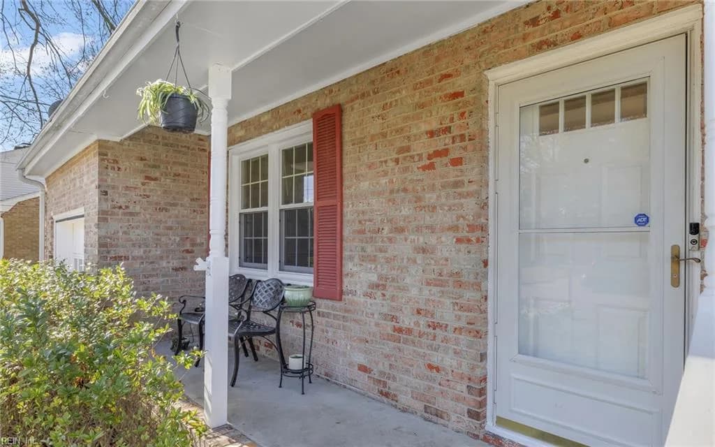 4012 Tarnywood DR, PORTSMOUTH VA 23703 - Photo 5