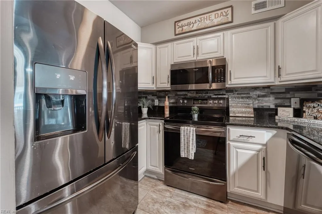 1600 E Ocean View AVE #J, NORFOLK VA 23503 - Photo 5
