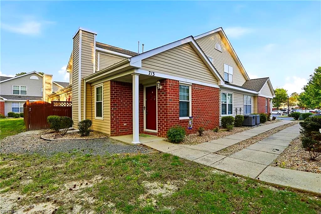 713 Oak Mill LN, Newport News — 3 bed Residential, 1,606 sqft