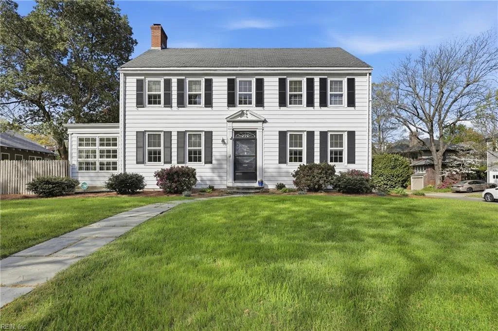 1349 Graydon AVE, Norfolk — 4 bed Residential, 3,805 sqft