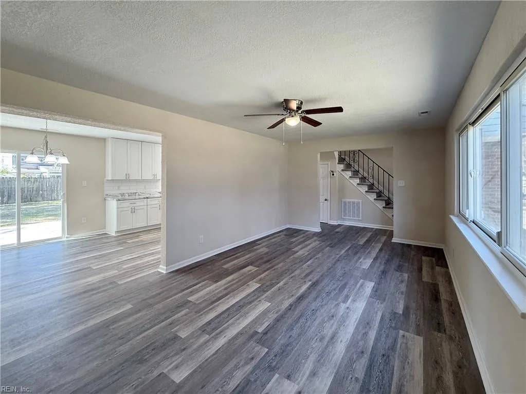 549 HOLBROOK RD, VIRGINIABEACH VA 23452 - Photo 3