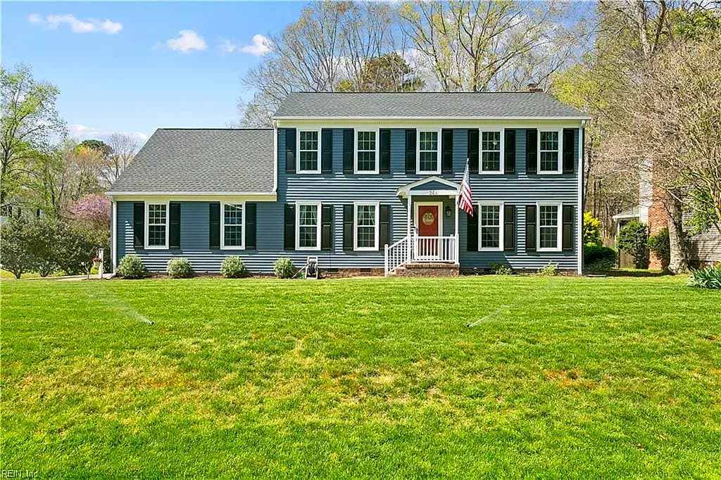 201 Crystal Lake DR, YORKTOWN VA 23692 - Main photo