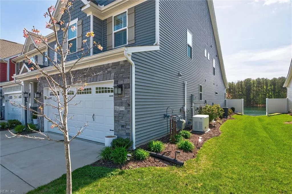 217 Kenny LN, SMITHFIELD VA 23430 - Photo 4