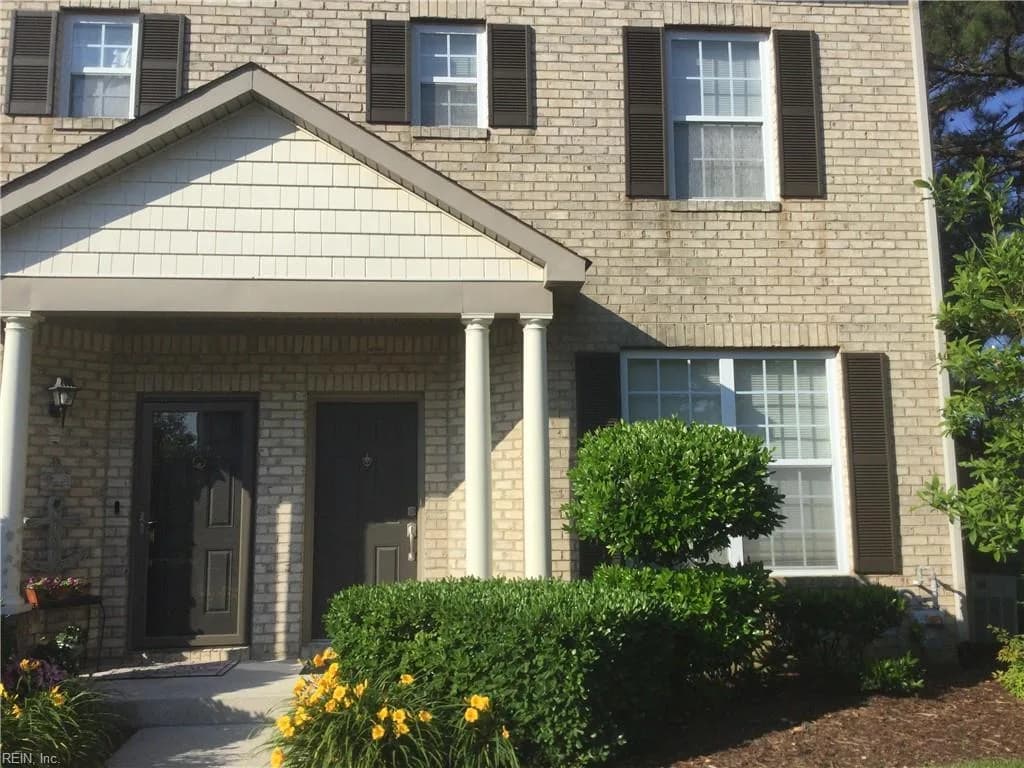 2037 SMALLBROOKE CT, VIRGINIABEACH VA 23454 - Main photo