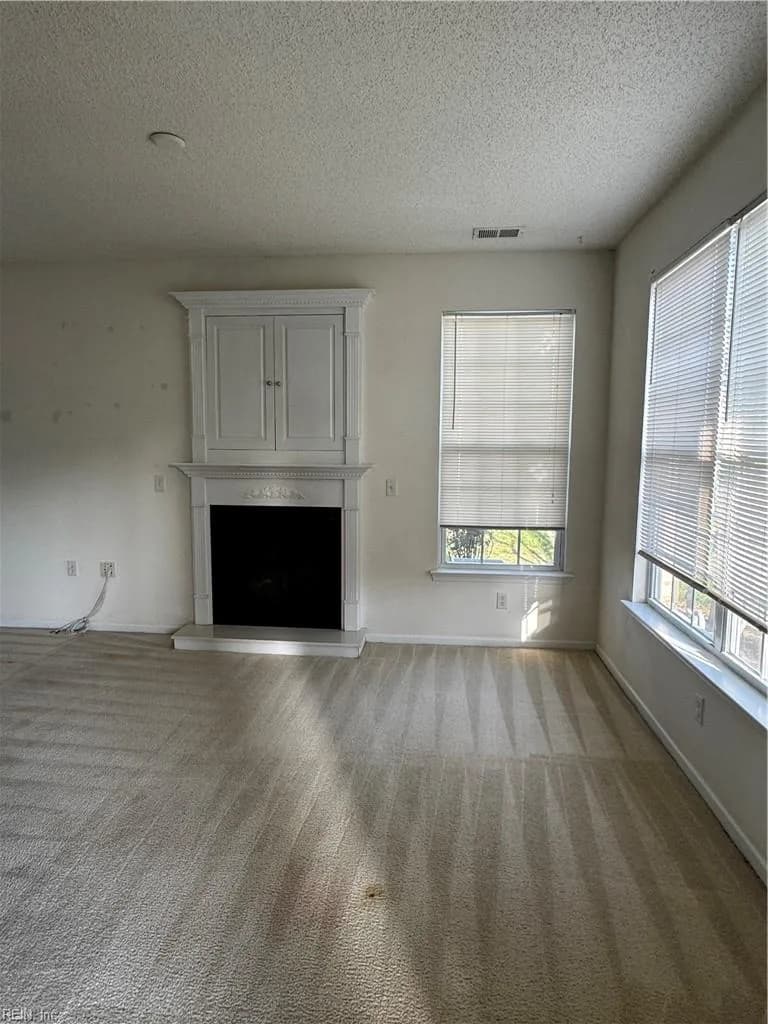 2037 SMALLBROOKE CT, VIRGINIABEACH VA 23454 - Photo 4