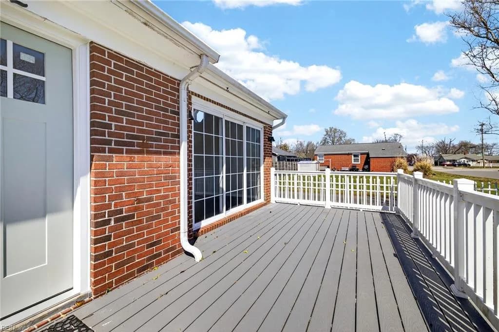 112 S 2nd ST, HAMPTON VA 23664 - Photo 3
