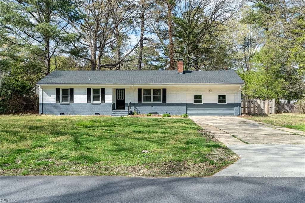 208 Old DR, CHESAPEAKE VA 23322 - Main photo