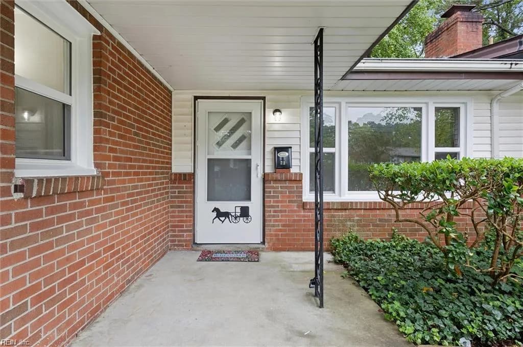 73 Stanley DR, NEWPORTNEWS VA 23608 - Photo 3