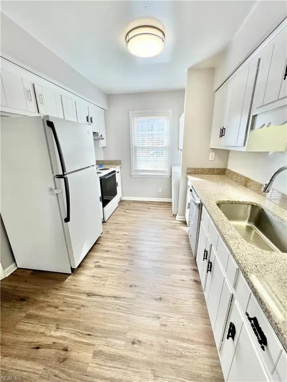 5232 Clover Hill DR, PORTSMOUTH VA 23703 - Main photo