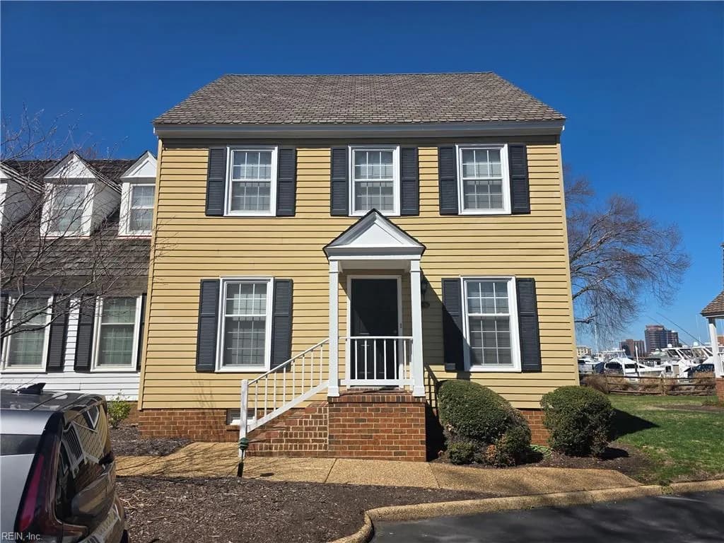 27 Capps QTR #1, HAMPTON VA 23669 - Main photo