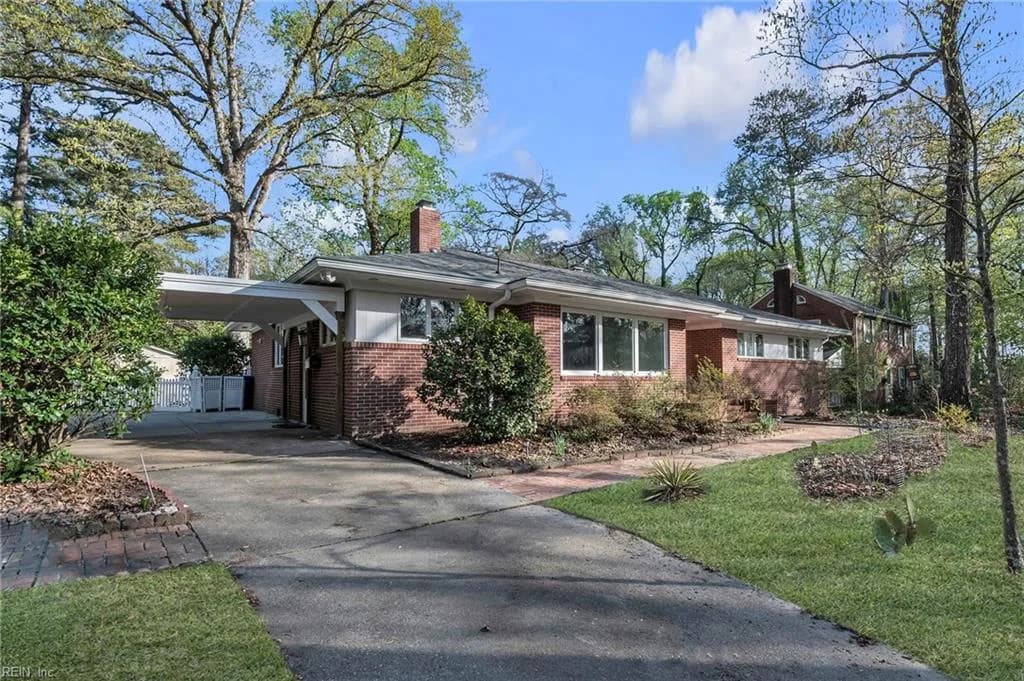 237 James River DR, NEWPORTNEWS VA 23601 - Photo 3