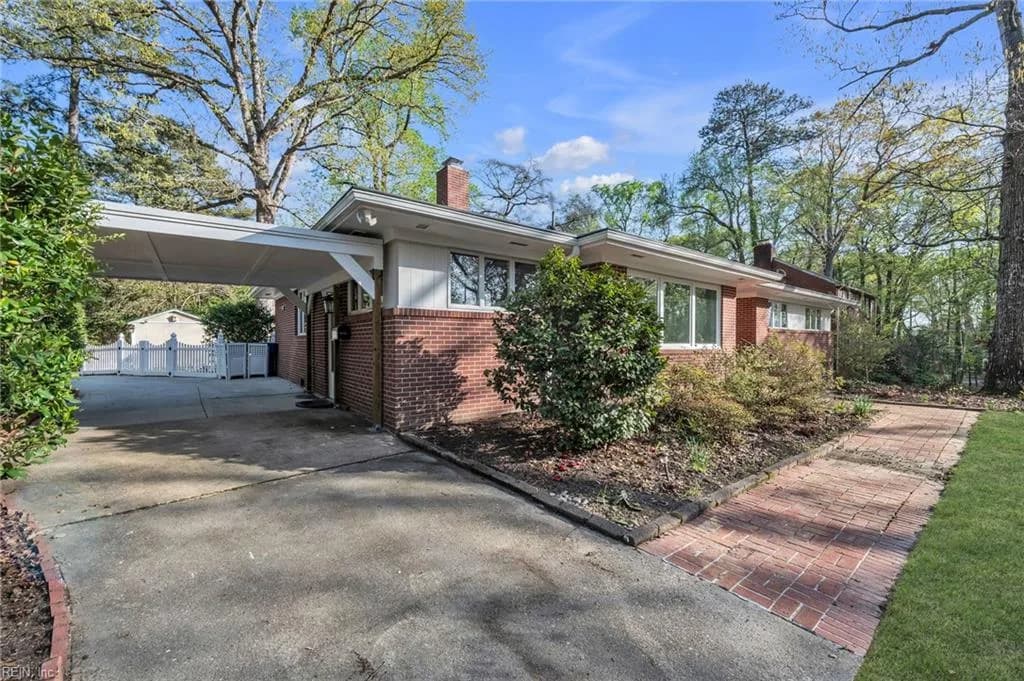 237 James River DR, NEWPORTNEWS VA 23601 - Photo 5