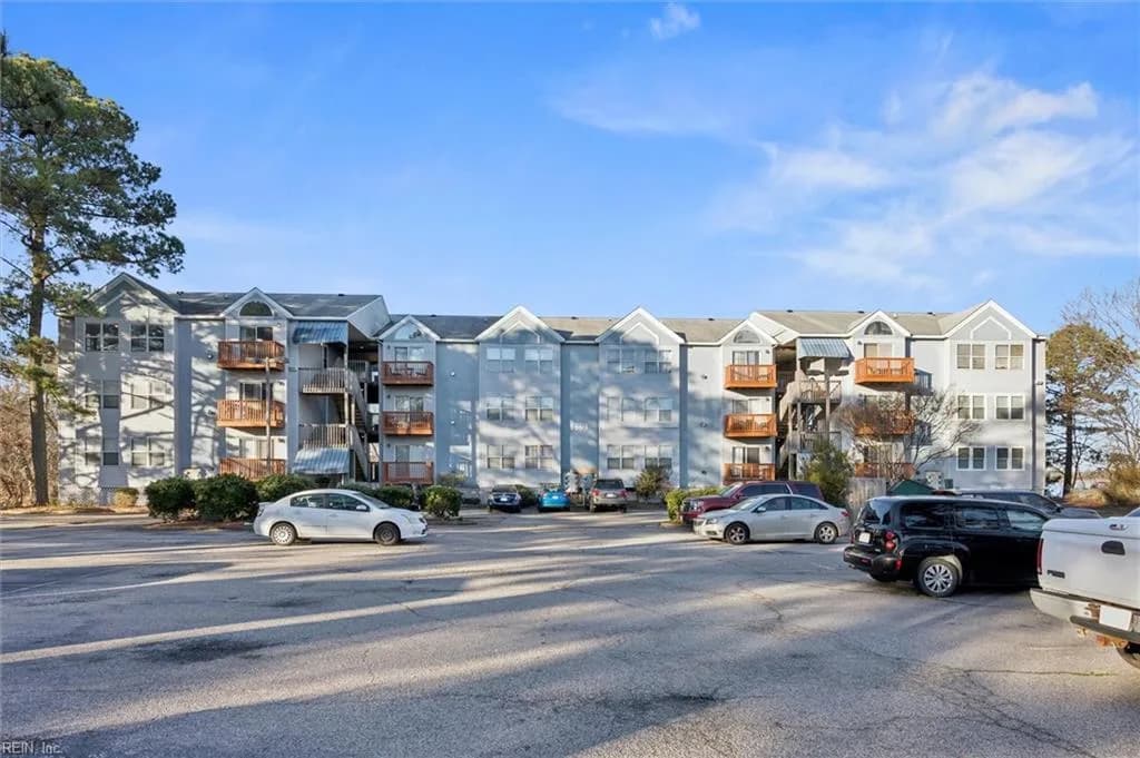 1563 N King ST #105, HAMPTON VA 23669 - Photo 3