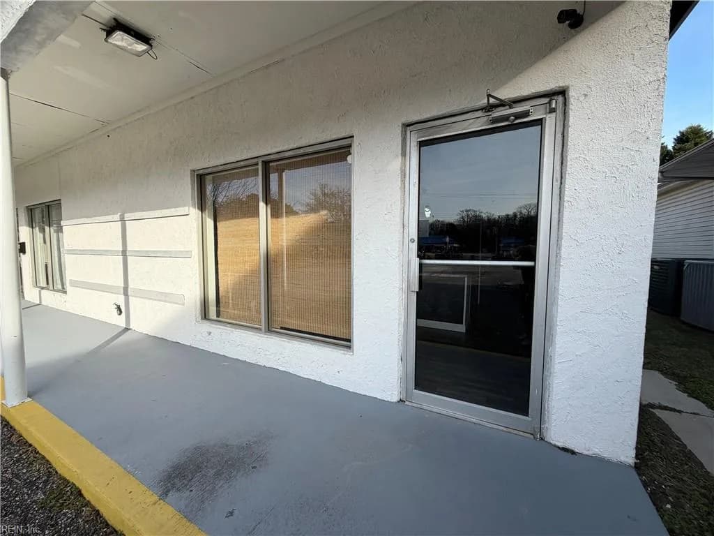 1126 George Washington Memorial HWY, YORKTOWN VA 23693 - Photo 3