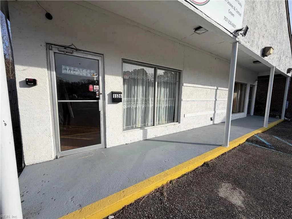 1126 George Washington Memorial HWY, YORKTOWN VA 23693 - Photo 4